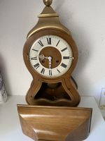 Neuenburger Pendule aus Holz