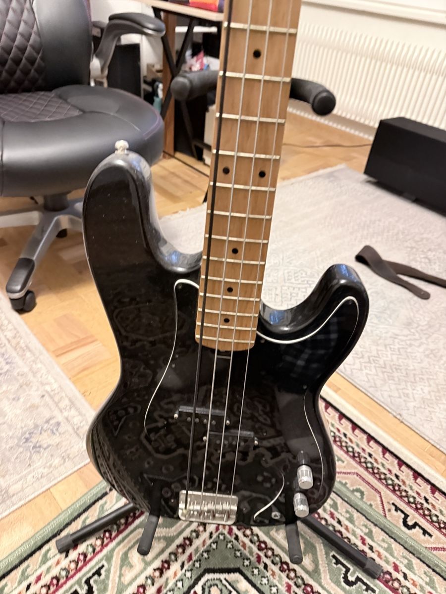 Strumenti musicali: Vintage Hondo Jazz Bass – Usato da Versoix venduto da yal_nm9g