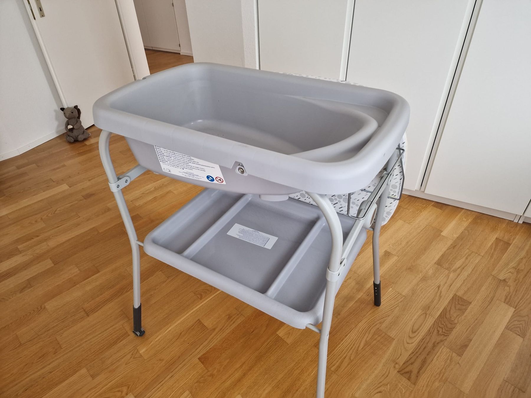 Chicco Fasciatoi & Accessori: Baby Bath Changing Table Grey good condition – Usato da Riehen venduto da ana_5qd6 4