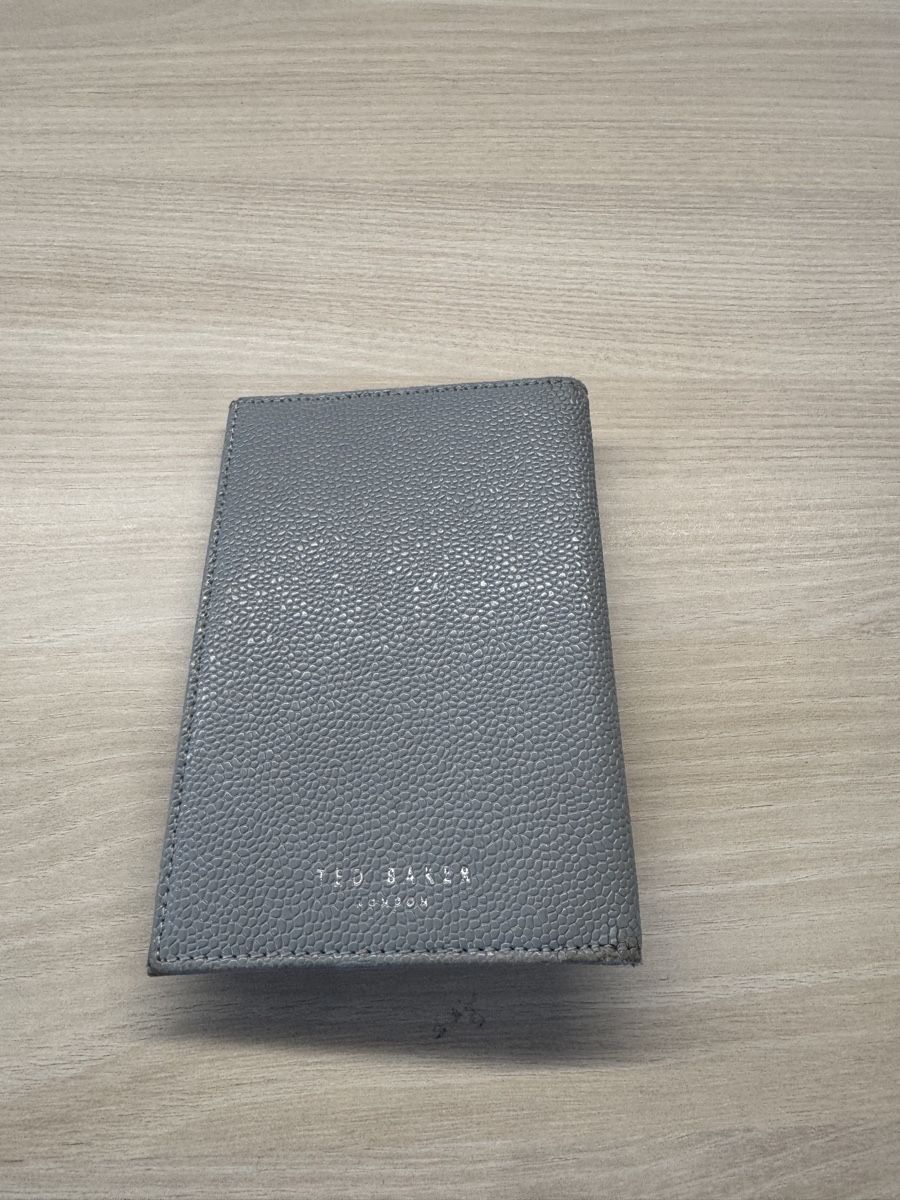 Ted Baker Portemonnaie: Ted Baker Passport Holder – Gebraucht aus Clarens von Ian_calvin 4