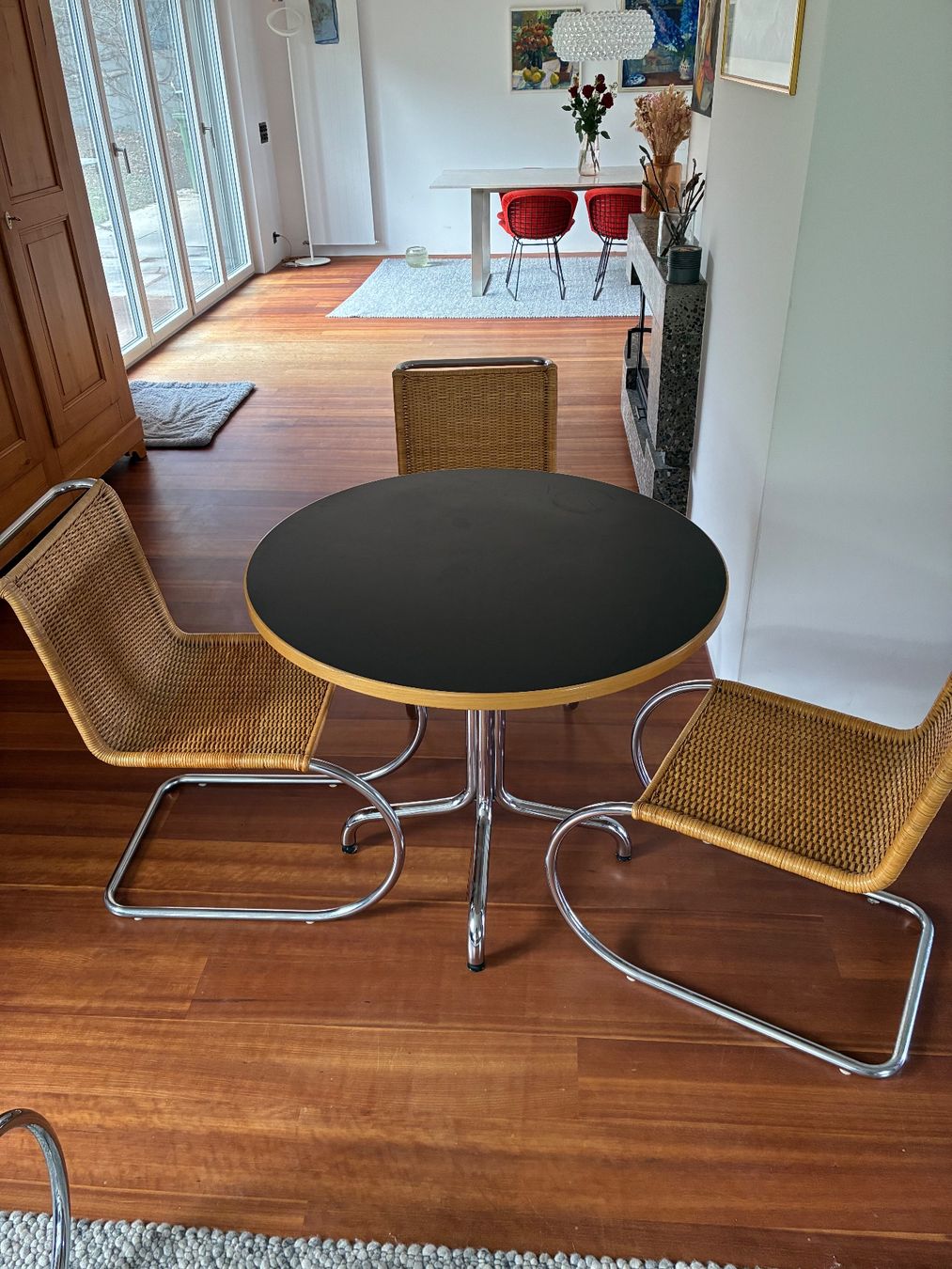 Set di tavolo e panche: Thonet Freischwinger Stühle inkl. Tisch – Usato da Aarau venduto da m.c.b