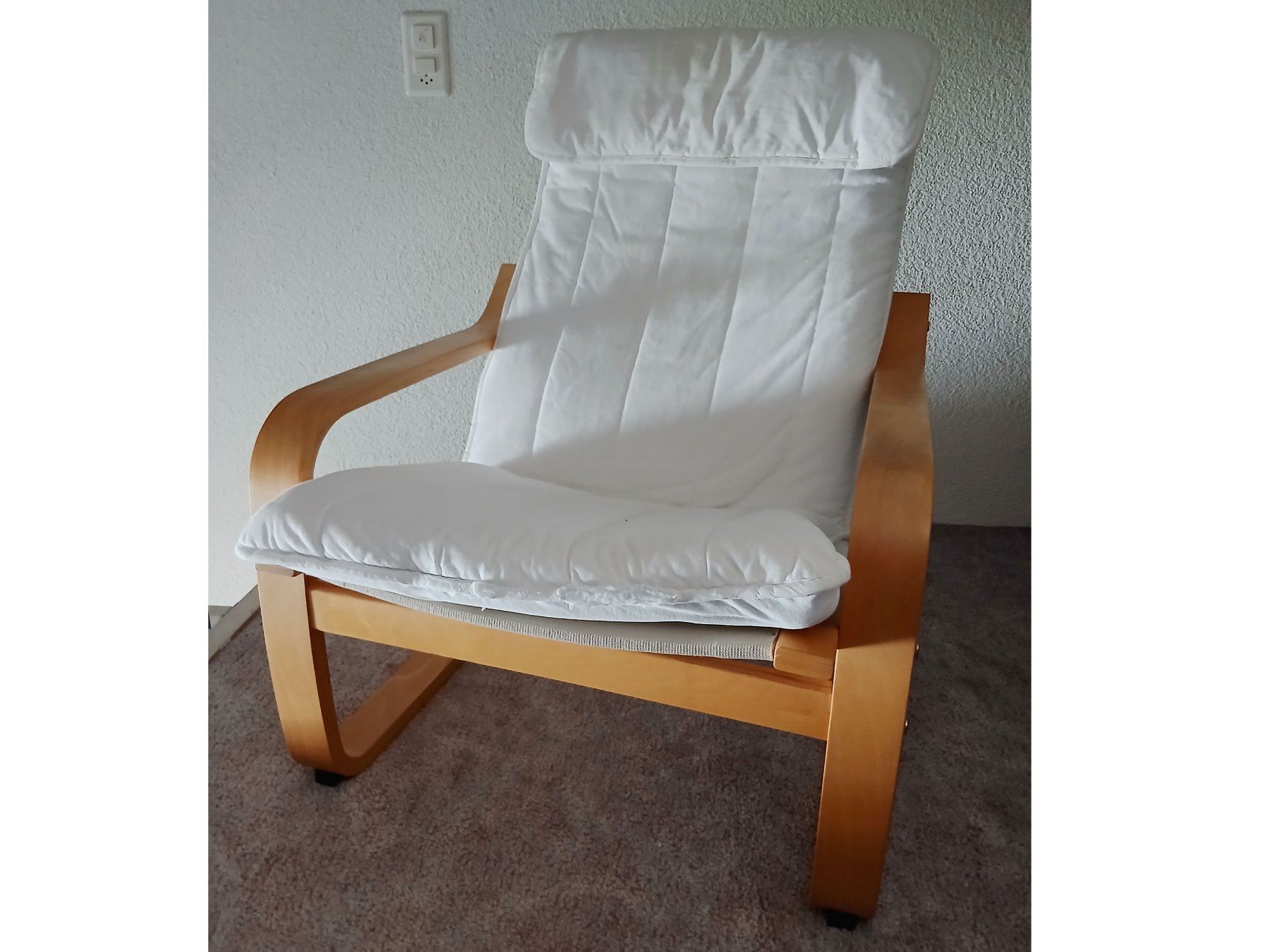 Ikea Stühle: IKEA Stuhl mit  Hocker hellbeige – Gebraucht aus Brüttisellen von Buxus 1