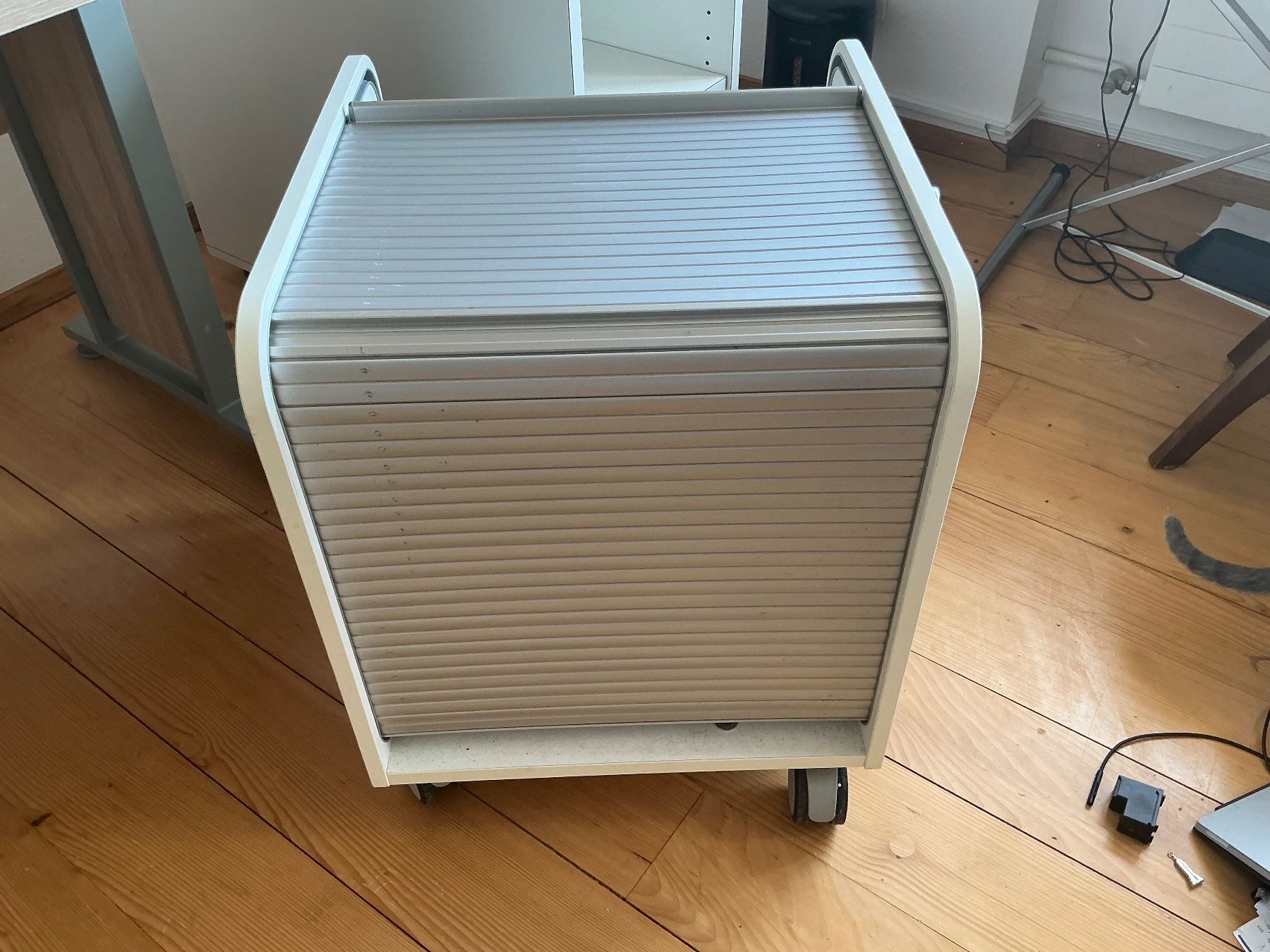 Korpus: Gratis – Gebraucht aus Winterthur von vic_59hq 4