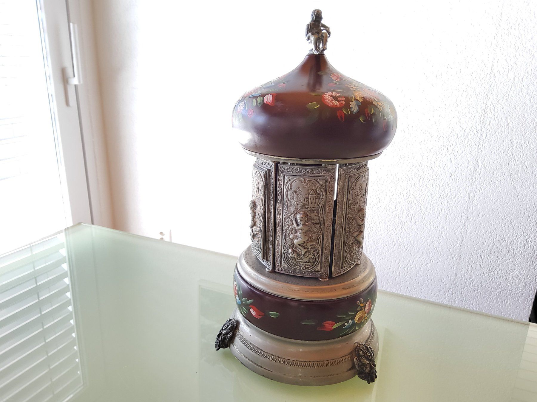 Spieldosen: Carrousel musical vintage  – Gebraucht aus Malleray von Broc-Mo