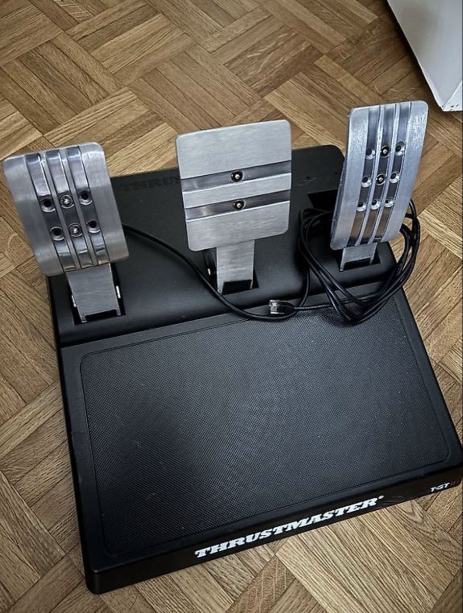 Thrustmaster Manettes: Thrustmaster T-GT2 Gran Turismo simulateur – D'occasion à Lausanne par Ale981 4