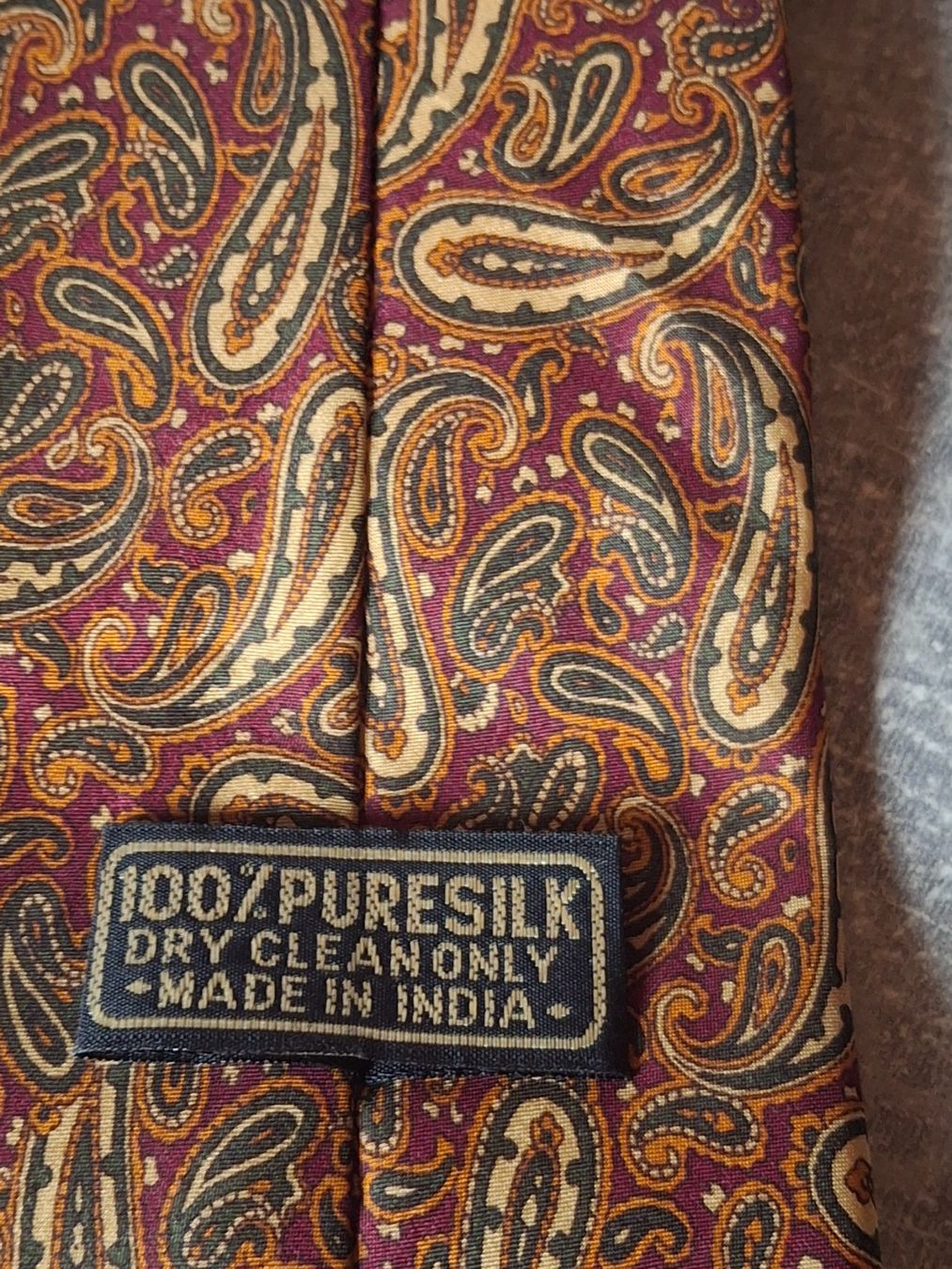 Cravatte: Cravate 100% soie made in India – Usato da Villiers venduto da san_jn5w 2