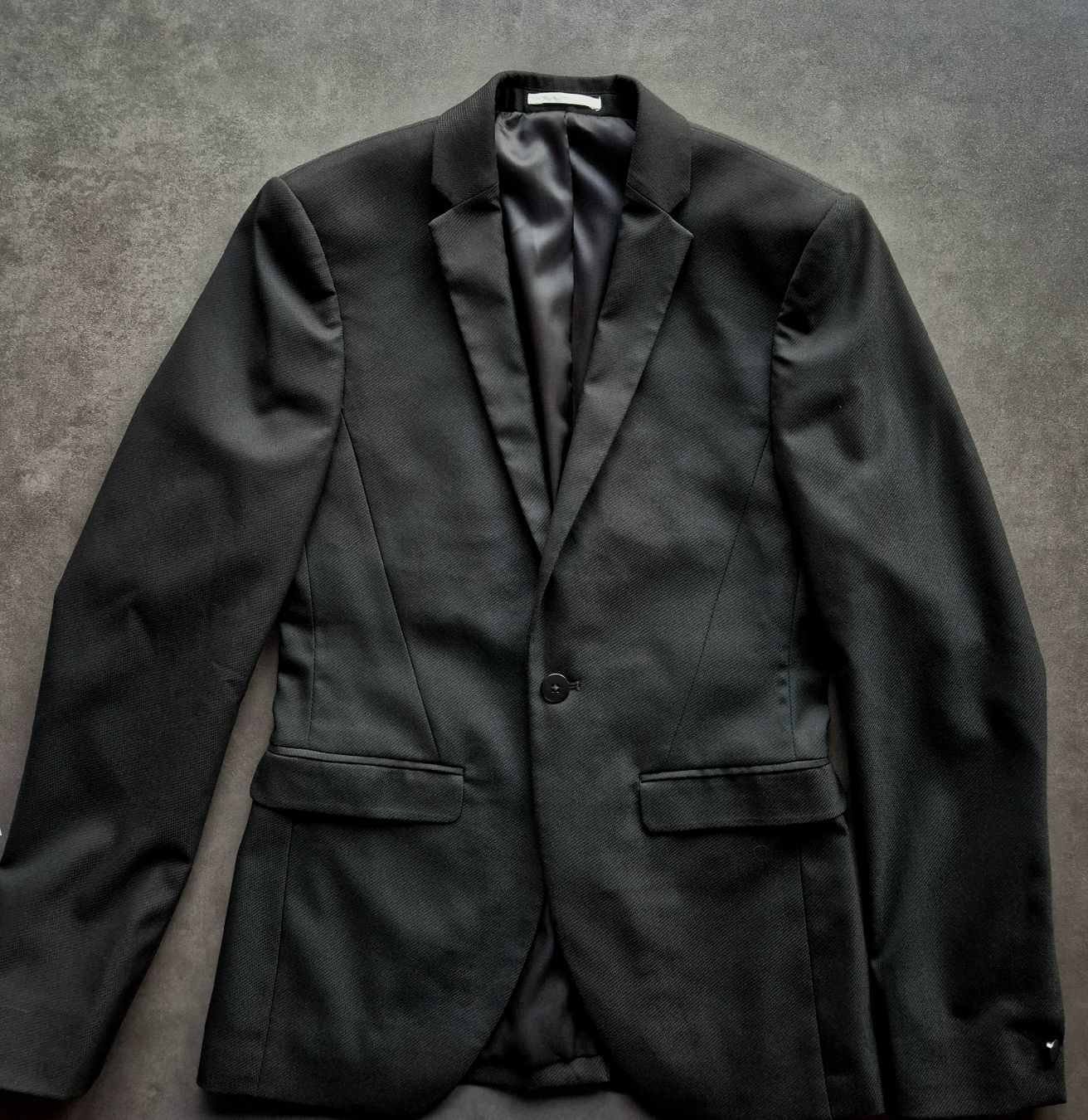 Completi: Costume 2 pièces noir Devred 44 – Nuovo (secondo la descrizione) da Argnou (Ayent) venduto da emnonaol
