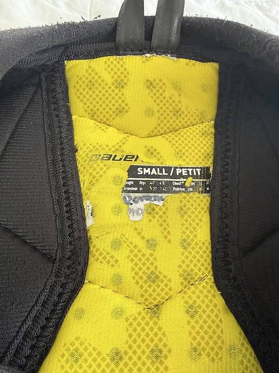 Bauer Protezioni & Imbottiture: Bauer Supreme 3S JR S Brustpanzer Schulterschutz – Usato da Volketswil venduto da anjanja2417 2
