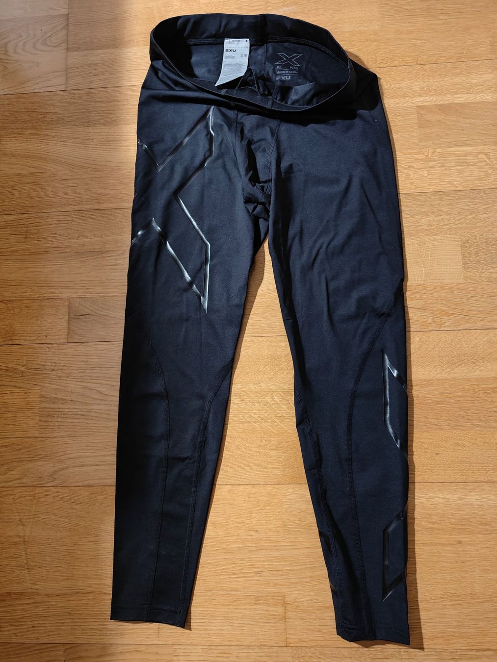 2XU Hosen: 2XU Core Compression Tights Men - black/nero - standard – Neu (gemäss Beschreibung) aus Basel von Tiger16