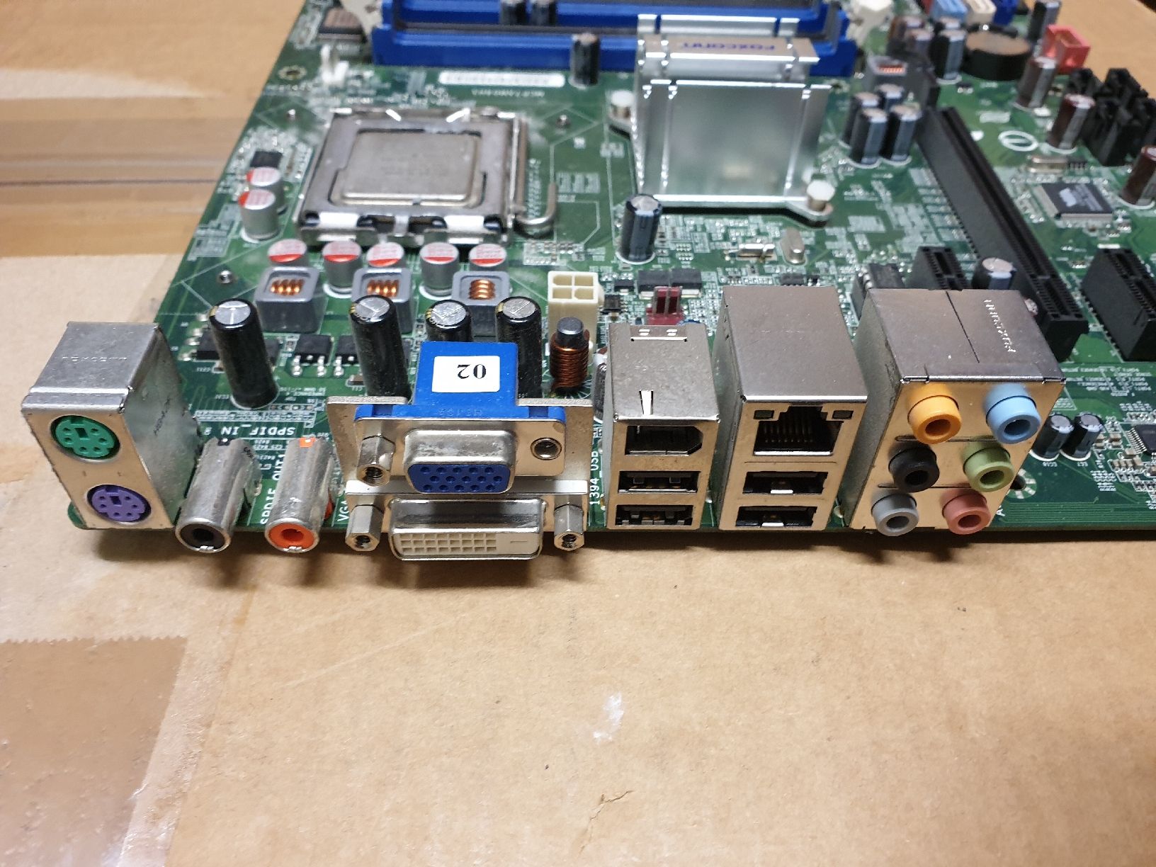 Intel PC: Foxconn Mainboard mit Intel Core 2 Quad Q9300 Prozessor – Usato da Ittigen venduto da Ziok187 1