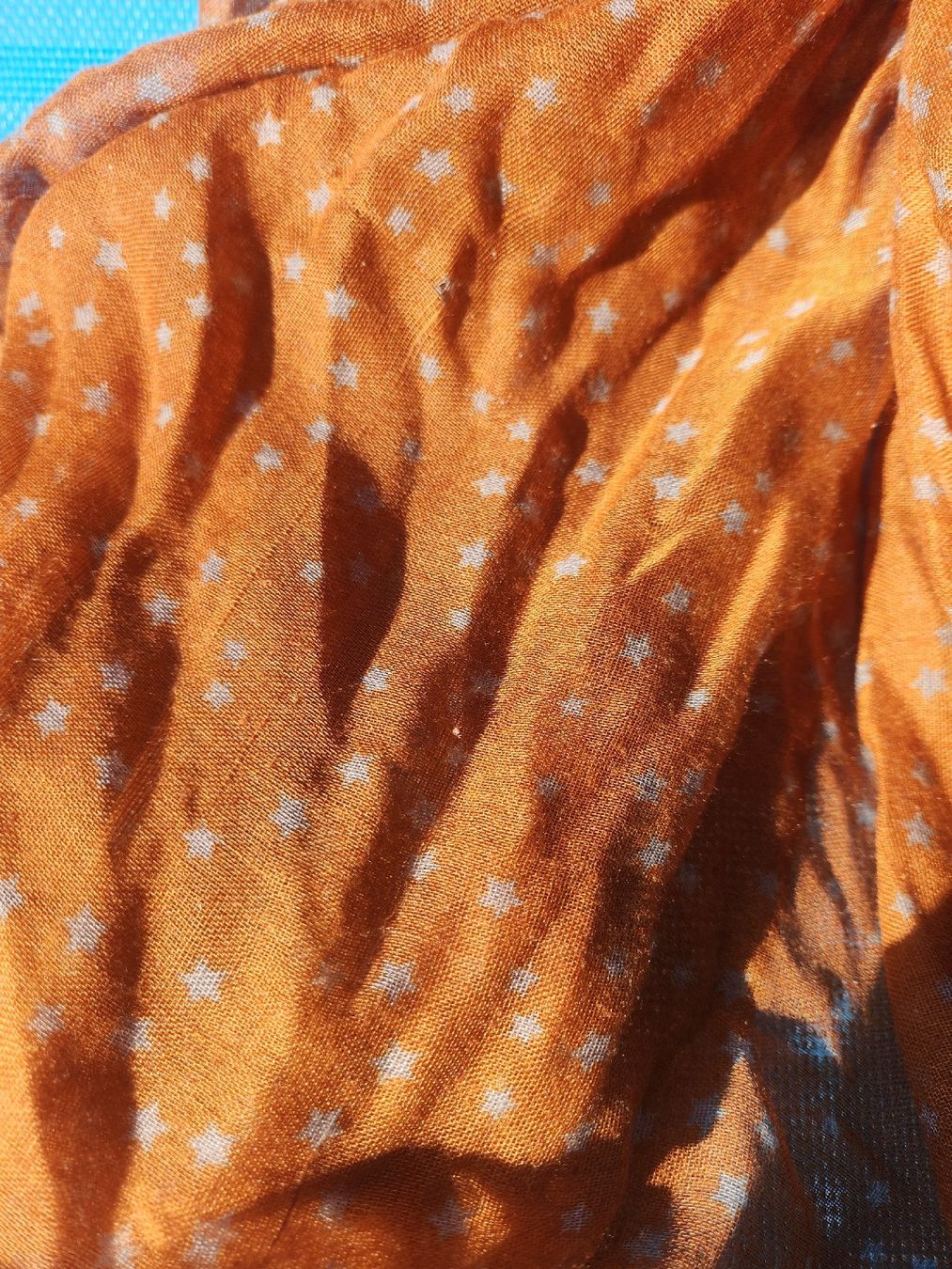 Foulards, Tücher & Schals: Leichter Sommerschal mit Sternen – Gebraucht aus Forch von ang_bhq6 1