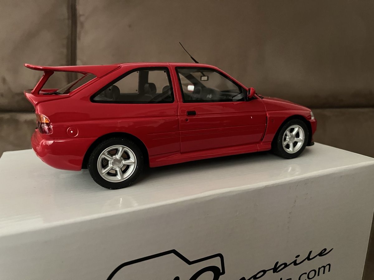 Otto Models Modellini d'auto: Ford Escort RS Cosworth 1/18 – Nuovo e nell'imballaggio originale da Saxon venduto da Kwik25 1
