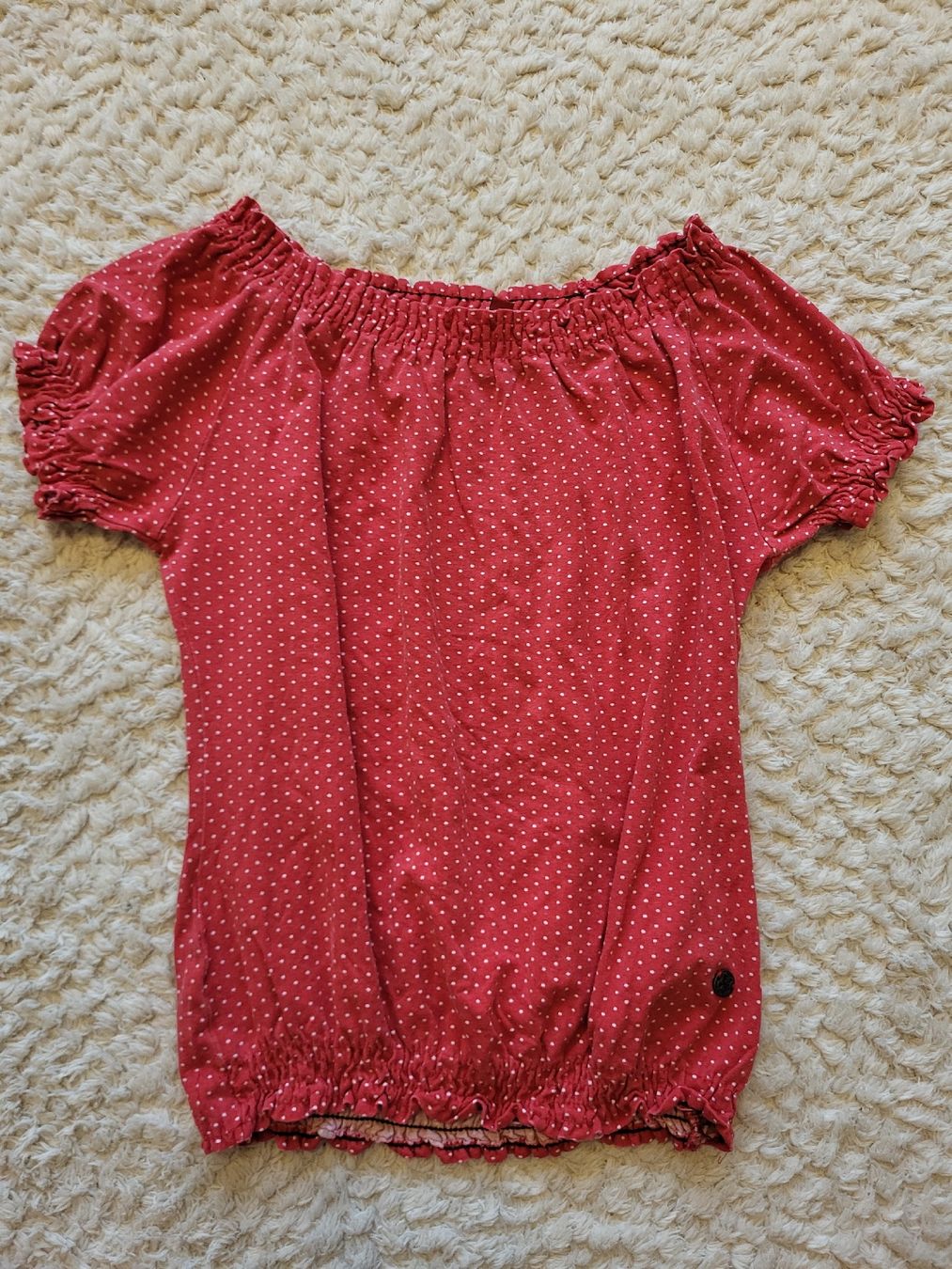 Camicette, T-shirt & Top: Rotes Sommer Top mit Pünktchenmuster, Grösse 122 – Usato da Felben-Wellhausen venduto da Brummbaer90