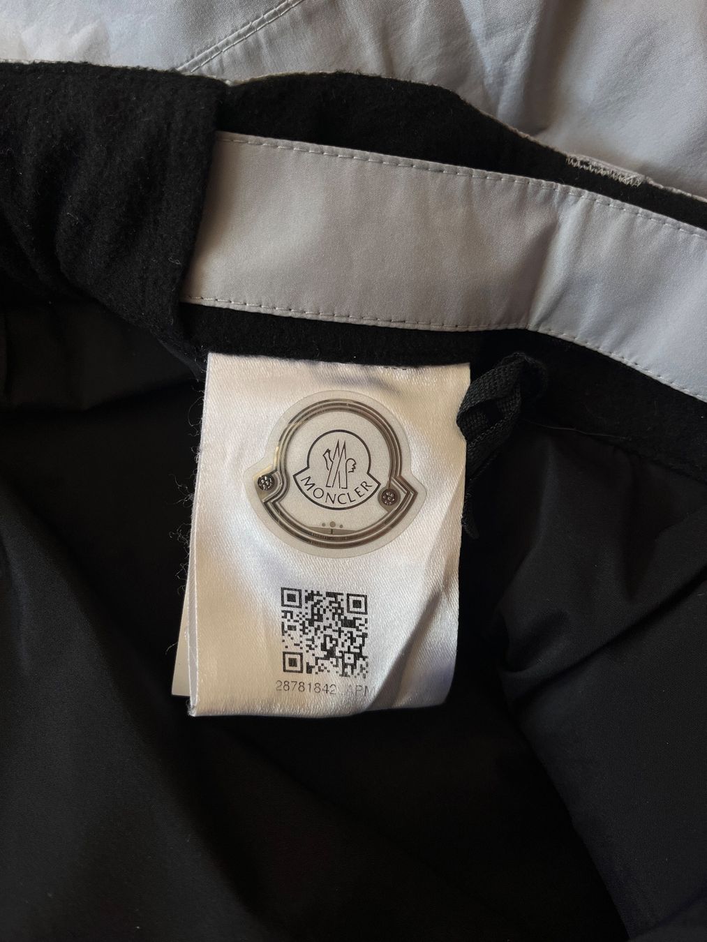 Moncler Pantaloni: Moncler Ski-/Snowboardhose Hellblau Grösse M – Usato da Zürich venduto da bretxo 5