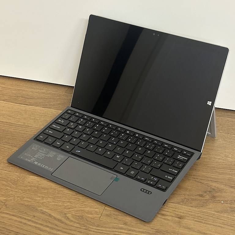 Microsoft Notebook: Surface i5, 8GB, 250SSD, Win11P, neue Tastaut – Usato da Neuenkirch venduto da Bitsa