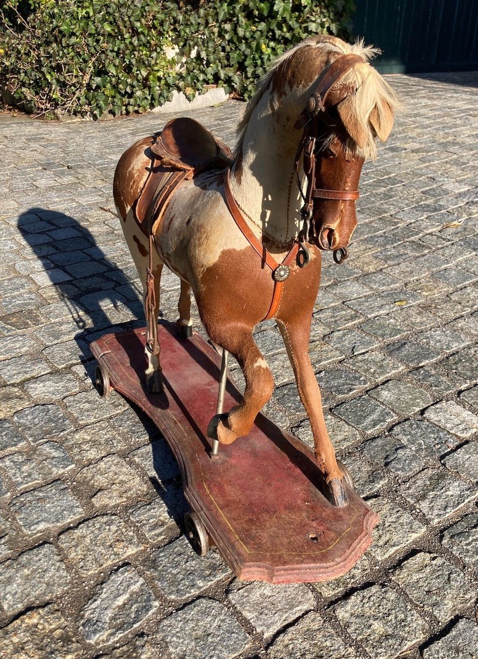 Giocattoli: Antikes Holzpferd / Rössli – Usato da Rumlikon venduto da Ambiente_Brocante 1
