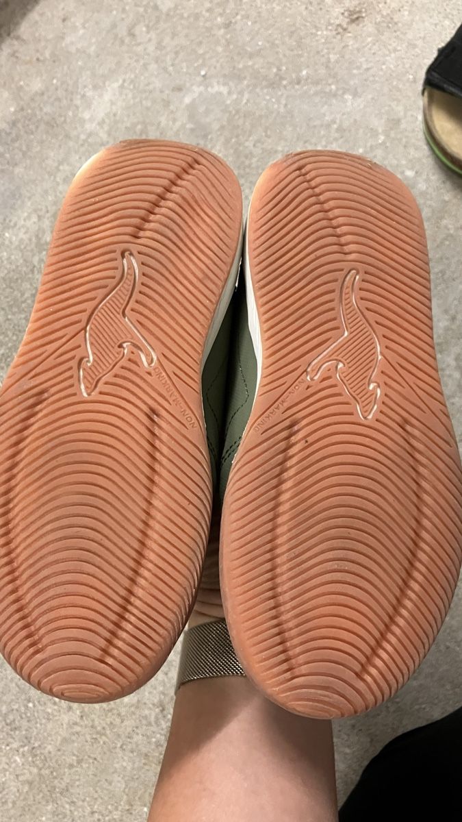 Schuhe für Jungen: KangaROOS Hallenschuhe Grösse 28 – Gebraucht aus Wettingen von Vichli 1