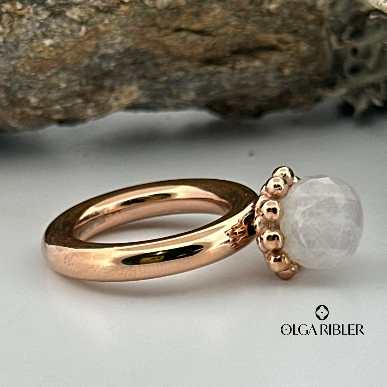 Olga Ribler Anelli: Edelstahl Pneu Ring mit Mondstein Ringgrösse 52 – Nuovo (secondo la descrizione) da Luzern venduto da Schmuckoutlet 6
