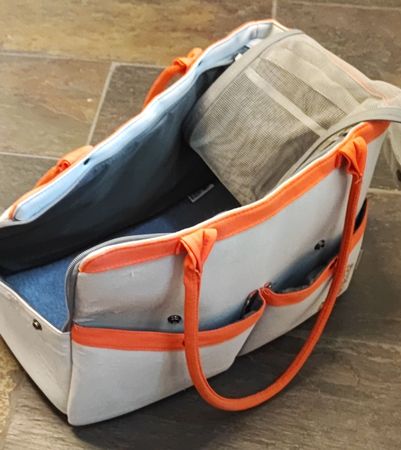Praktische Hundetragetasche für unterwegs 