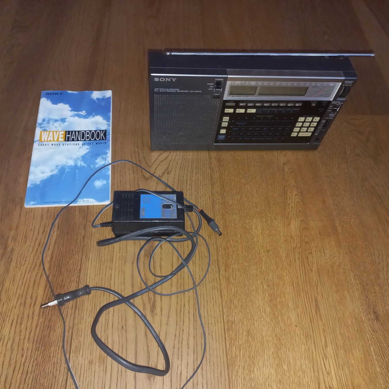 Sony Radio: Kurzwelle bis Flugfunk - SONY ICF 2001D – Usato da Niederhelfenschwil venduto da ManuelSedan
