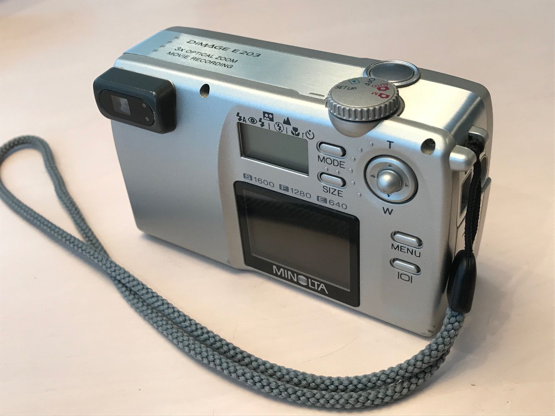 Minolta Fotocamera: Minolta Dimage E203 2 Megapixel, eff. praktisch ungebraucht! – Usato da Lufingen venduto da mirpas 1