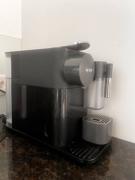 Nespresso Macchine per caffè & Macchine per espresso: Nespresso Kaffeemaschine – Usato da St. Margrethen SG venduto da mic_vpp5 1