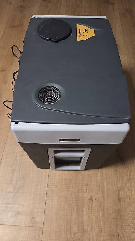 Mobicool Frigoriferi & Refrigeratori: Glacière électrique 35L – Usato da Echandens venduto da Artofsnow
