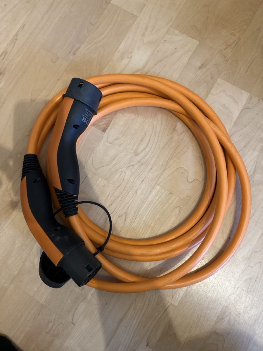 Chargeurs de batterie: Lapp EV Charging Cable Type 2 32A 5m Orange Cable – Neuf (Voir description) à Bachenbülach par rm2016