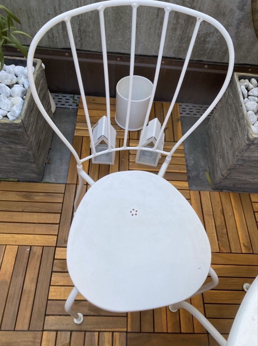 Set di tavolo e panche: Gartenset - Tisch mit Stühlen – Usato da Trin Mulin venduto da leea.c 3