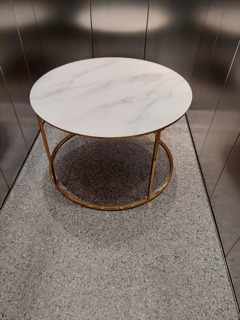 Tavoli: Table basse de salon ( très chique).💥 – Usato da Muri b. Bern venduto da lilinounou 3