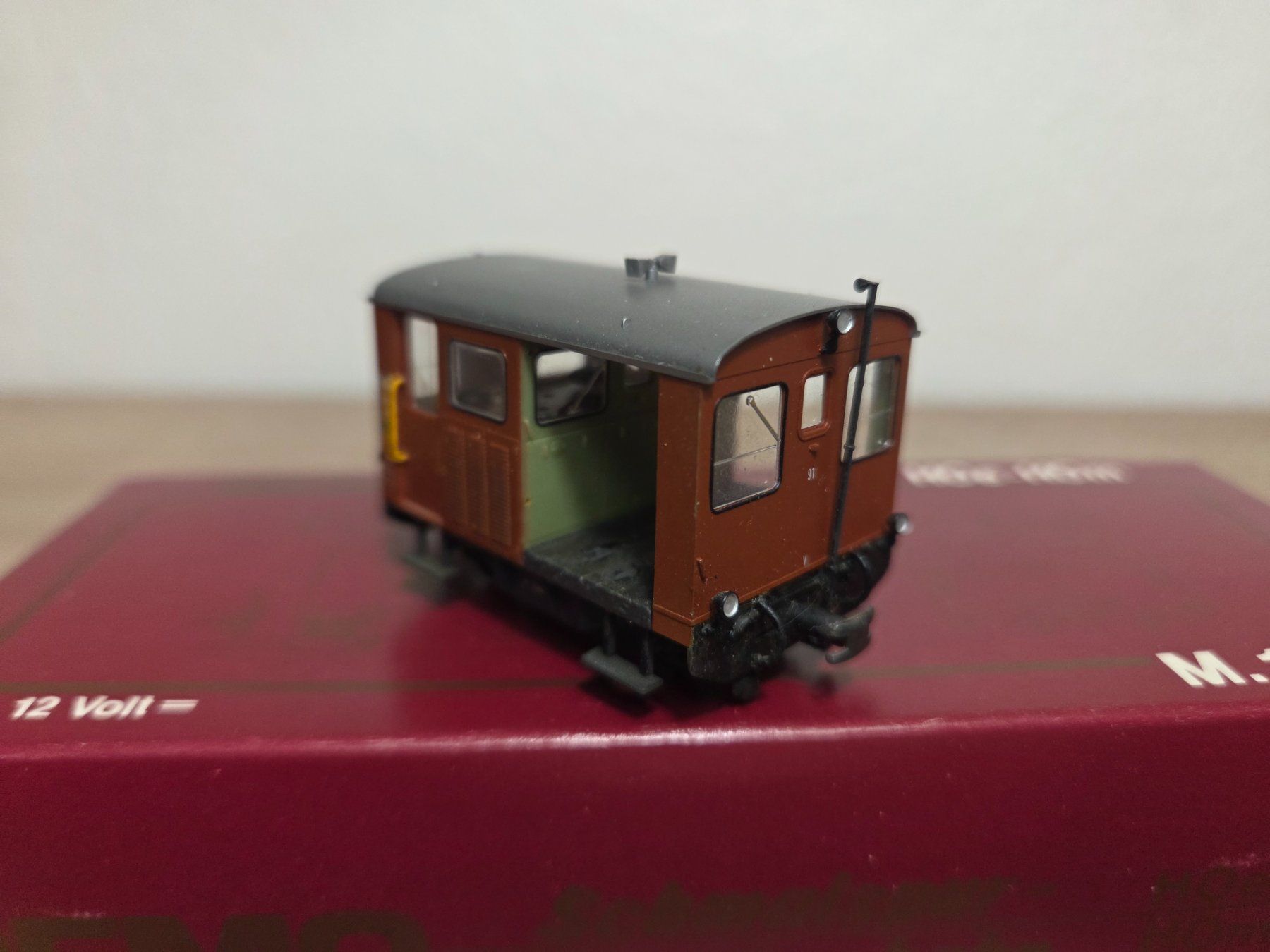 Bemo Modellini di ferrovie: Bemo 1274 191 Rangiertraktor Tm 2/2 RhB H0m – Usato da St-Aubin-Sauges venduto da Lo_Go 3