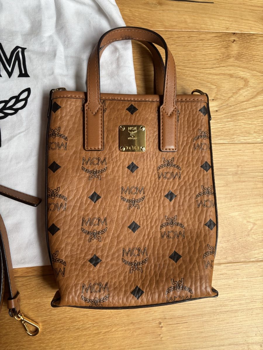 Mcm Borse da donna: MCM Tasche mit Beutel – Usato da Estavayer-le-Lac venduto da constance-esta 1