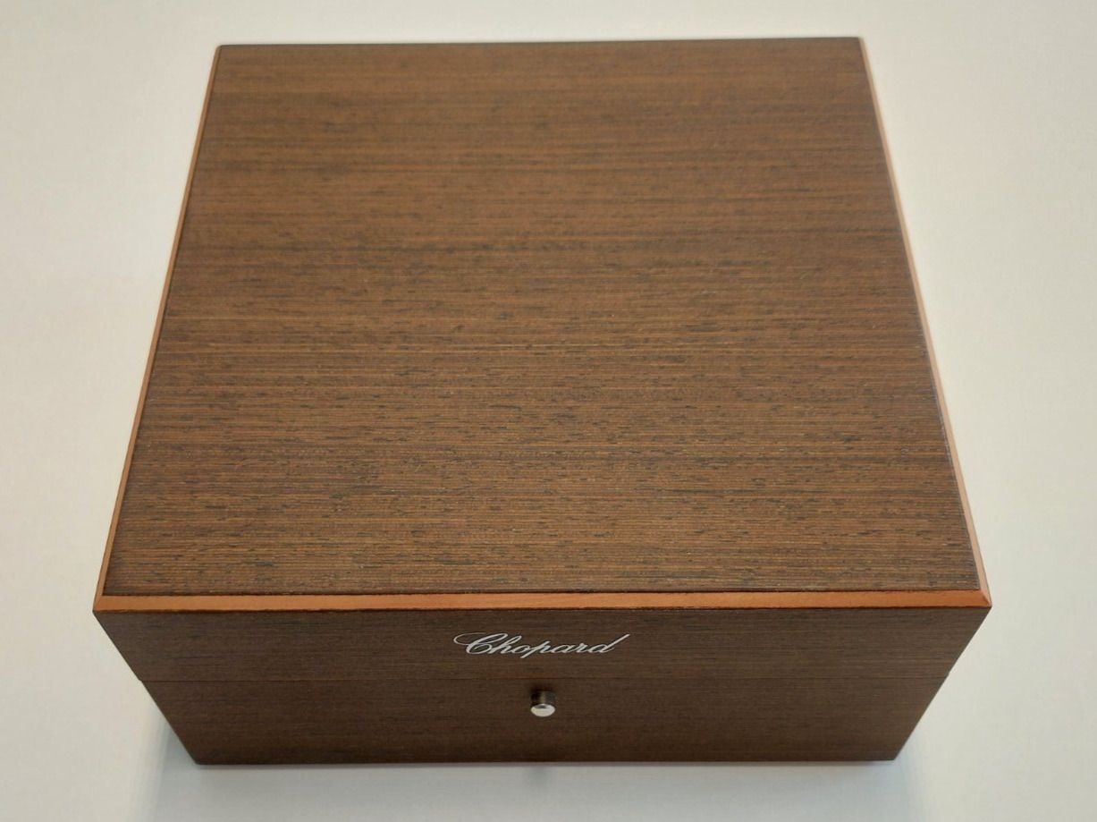 Chopard Scatole porta orologi: Chopard L.U.C - braune Holz Box - ca. 2009 - NEU – Nuovo e nell'imballaggio originale da St. Gallen venduto da shatcy 1