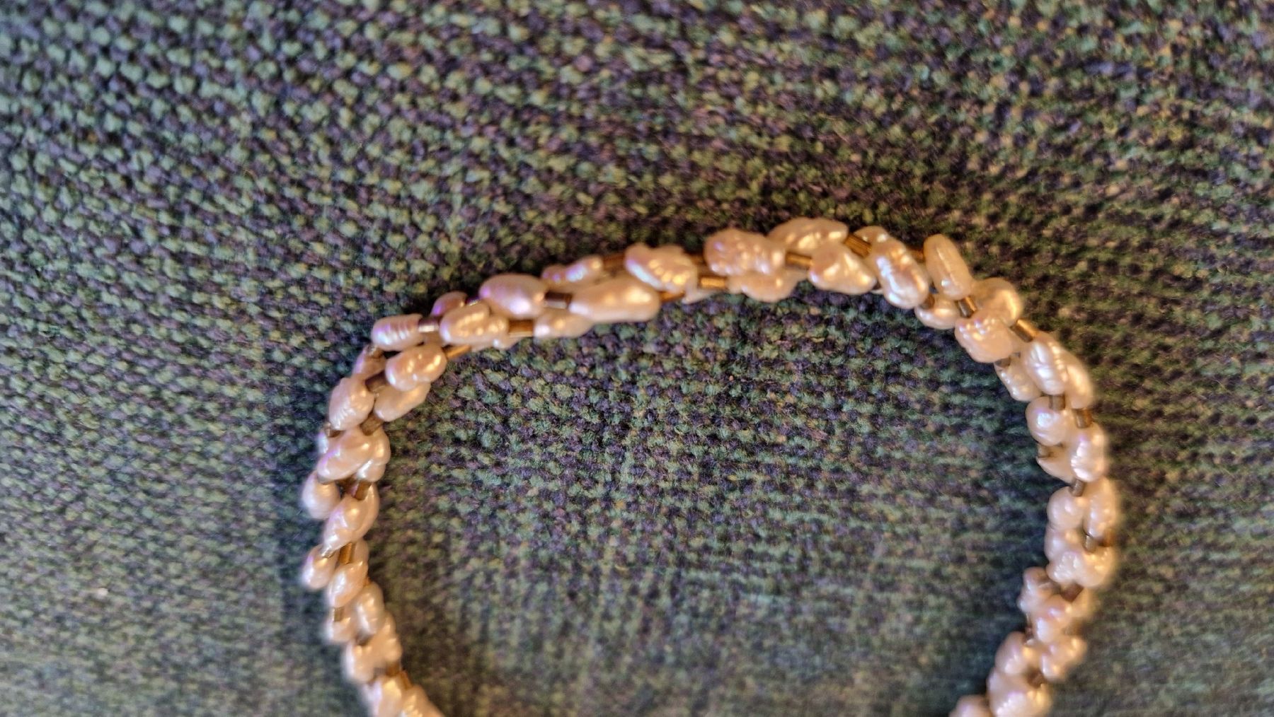 Armbänder & -reifen: Elegantes Perlenarmband, Vintage Look – Gebraucht aus Oberengstringen von Asteroid56 2