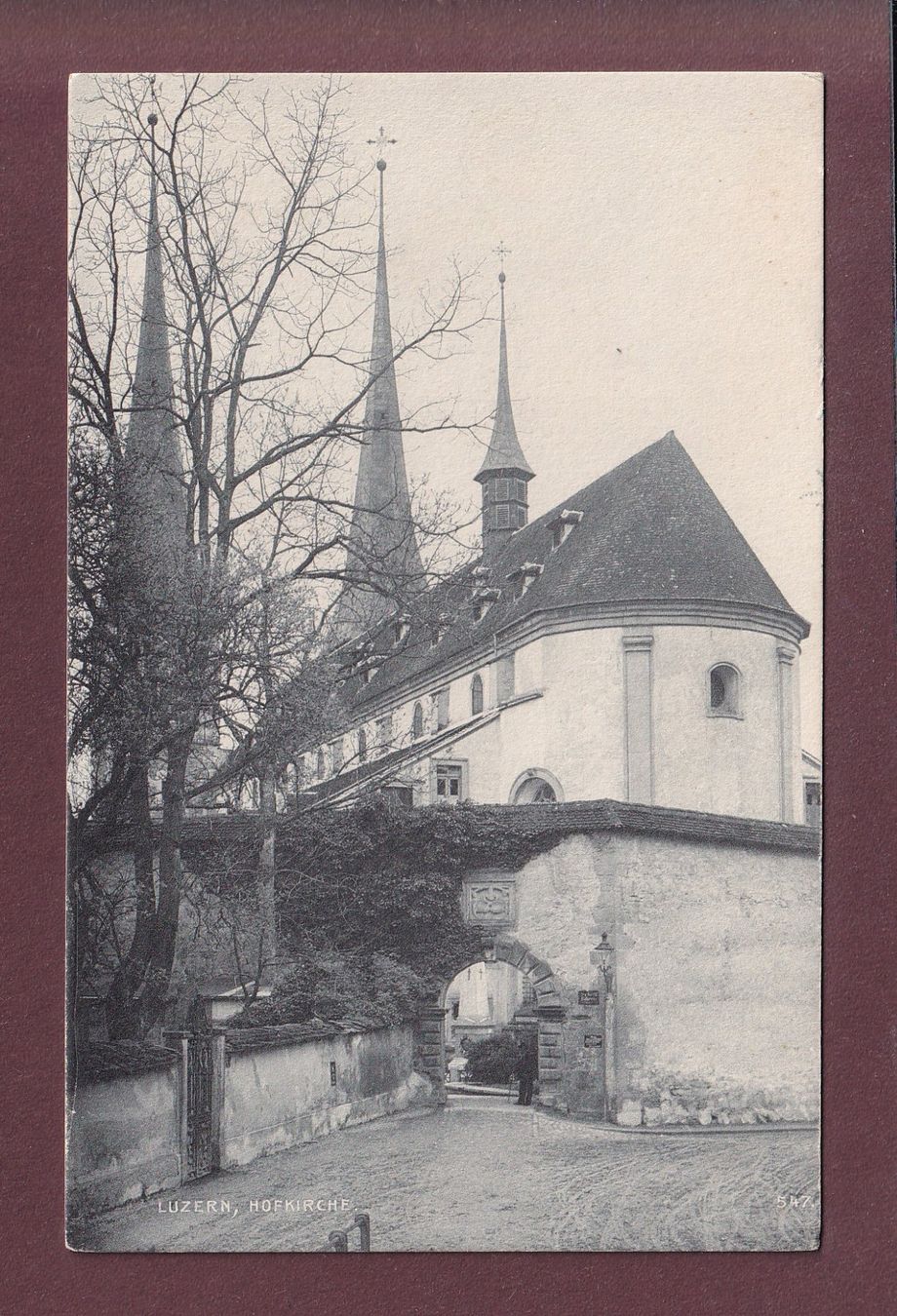 Cartoline postali: LUZERN - Hofkirche – Usato da Pully venduto da nicecards