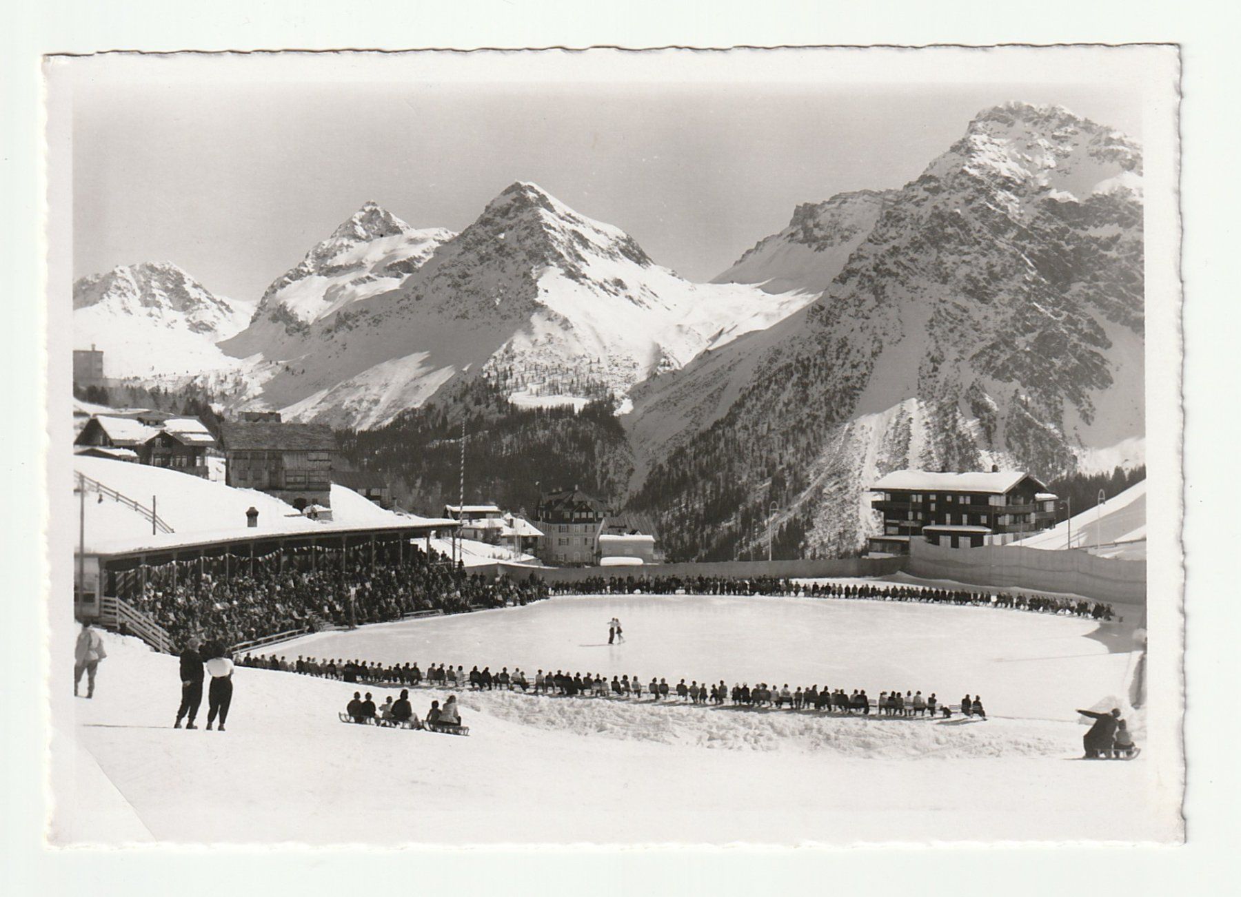 Posters & Illustrations: Postkarte Innerarosa Eisbahn mit Weisshorn, Arosa GR – D'occasion à St. Gallen par Ricardo_Deals