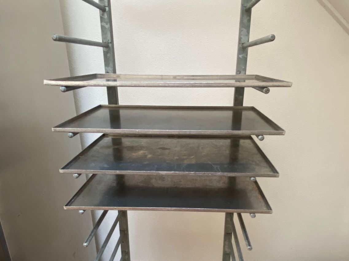 Komplettküchen: 4 Bleche 40x60cm, mit Rand – Gebraucht aus Wittenwil von nat_g5tn