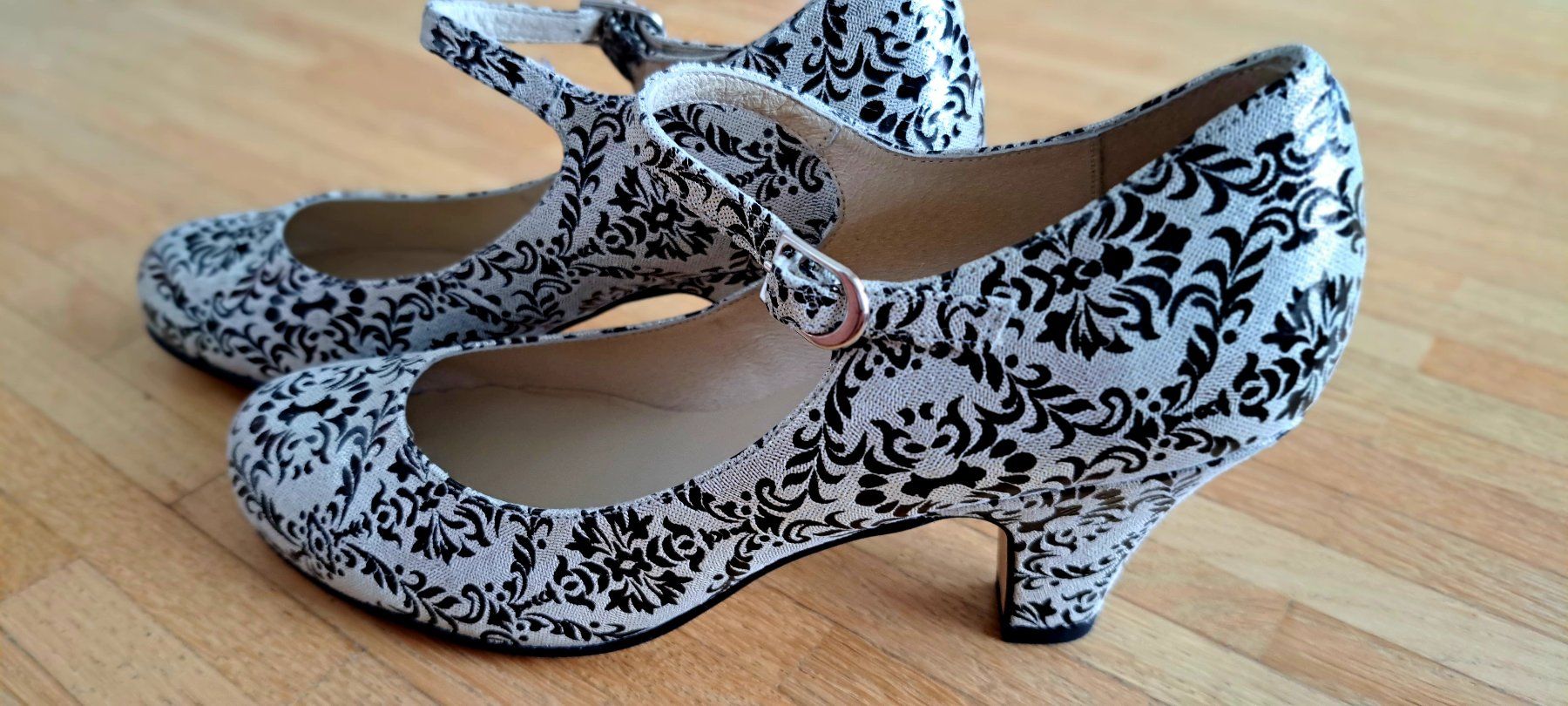 Scarpe da donna: Escarpins à hauts talons – Usato da Le Mont-sur-Lausanne venduto da olatiu 4
