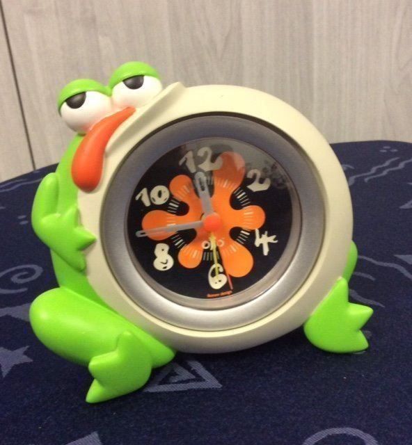 Sveglie: WECKER FROG SPLASH VON OLJO IKONEE DESIGN – Usato da Mumpf venduto da PEPsPARADISE