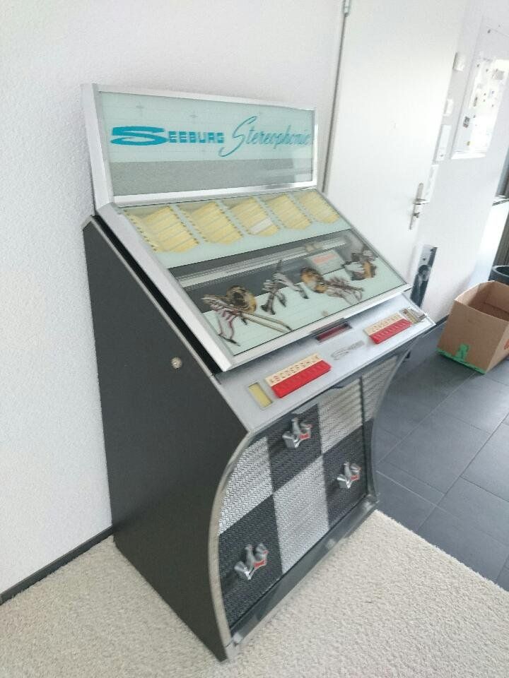 Seeburg Musiktruhen: JukeBox – Gebraucht aus Winterthur von N.Ferlisi