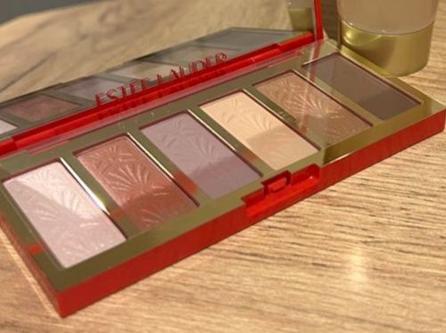 Estée Lauder Make-up: Estee Lauder Set: Eyeshadow Palette, Cleanser, Lip Gloss – Nuovo (secondo la descrizione) da Marin-Epagnier venduto da Kty_1907 5