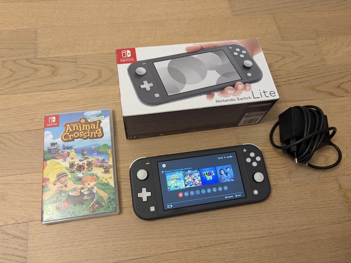 Nintendo Konsolen: Nintendo Switch Lite mit Animal Crossing – Gebraucht aus Glattpark(Opfikon) von NadjaRr 1