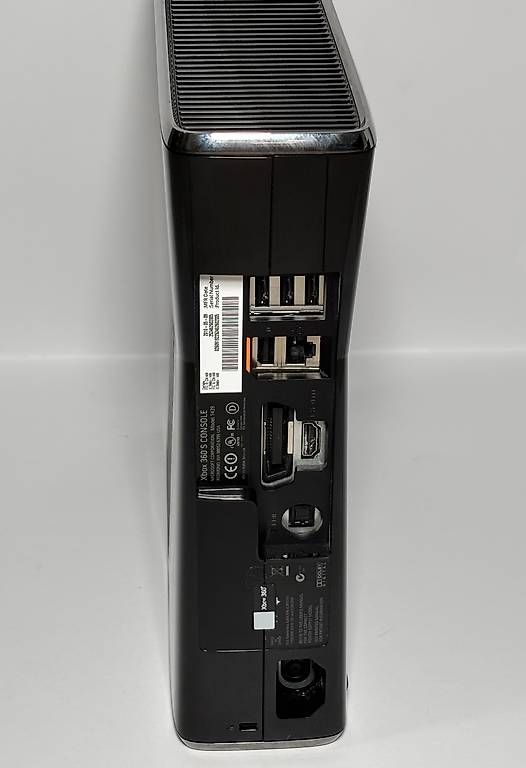 Microsoft Console: Xbox 360 S | Controller + 2 Giochi | 250GB – Usato da Gordola venduto da kar_gy5g 3