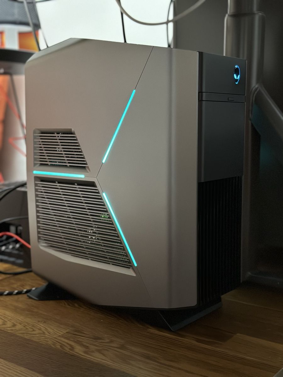 Alienware PCs: Alienware Aurora R6 – Gebraucht aus Glattpark(Opfikon) von  1
