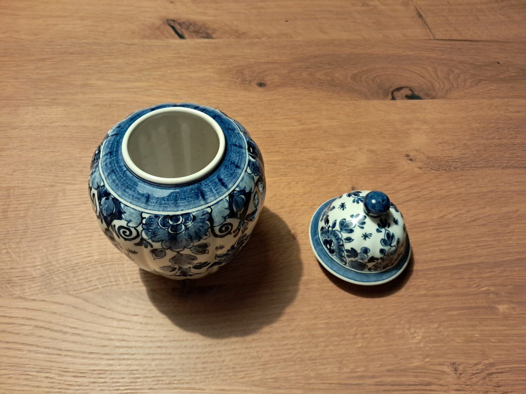 Vasi & Recipienti: Fayence Deckelvase aus Delft – Usato da Emmetten venduto da schiiiff 1