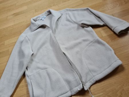 Warme beigefarbige Jacke gr.48