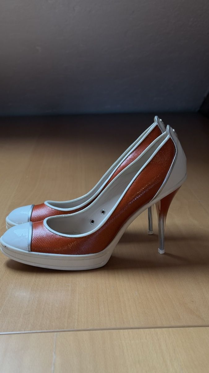 Armani Scarpe da donna: Giorgio Armani High Heels Pumps Gr. 40 – Nuovo (secondo la descrizione) da Oberweningen venduto da Vita_Lyt