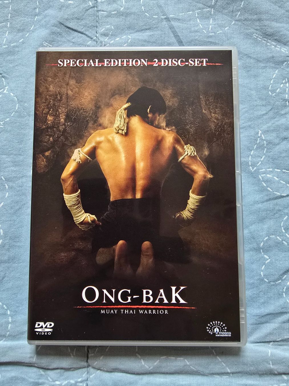 Tutti i DVDs: Ong-Bak Special Edition 2 Disc-Set – Usato da Luzern venduto da silvermoon12 2