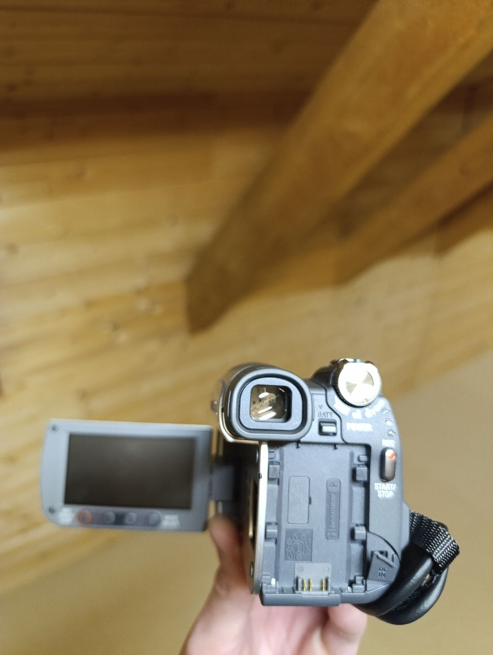 Sony Videocamere: Sony Handycam DCR-HC48 – Nuovo (secondo la descrizione) da Stäfa venduto da Phenomenom 3