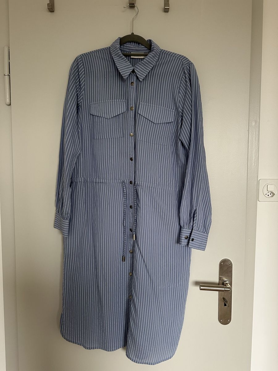 Vestiti: Kaffe Hemdbluse / Kleid Gr. 36, blau-weiss gestreift – Usato da Basel venduto da Val_8xhs